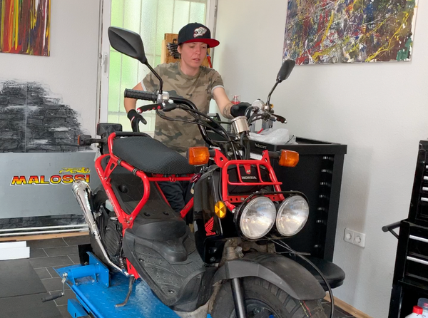 Roller werkstatt scoot repair honda zoomer