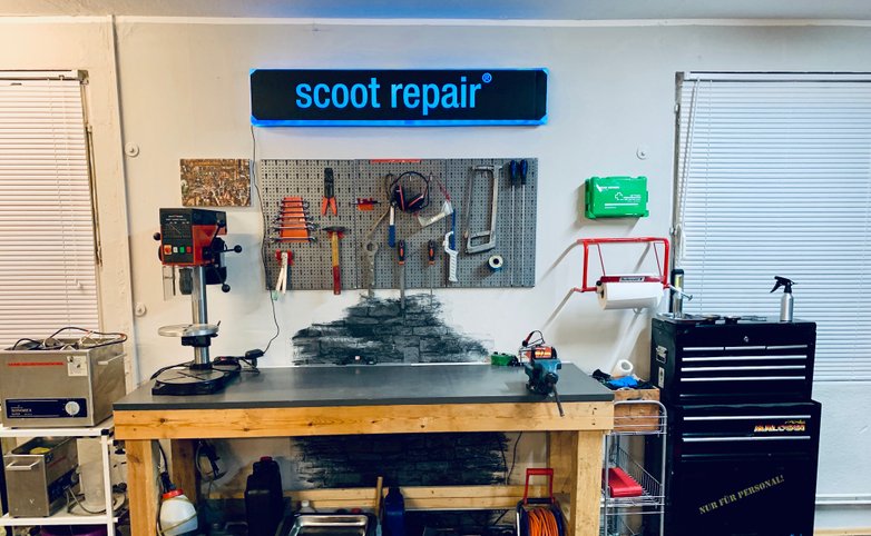 Roller Werkstatt scoot repair